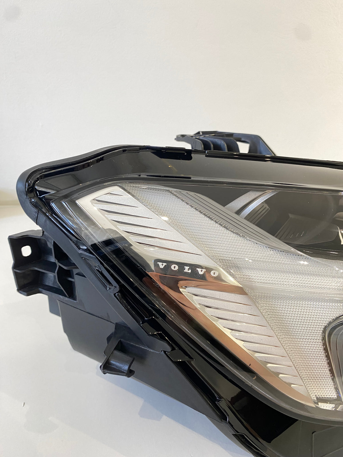 Фари Volvo XC60 Full LED AFS 2017–2022 | Комплект L+R