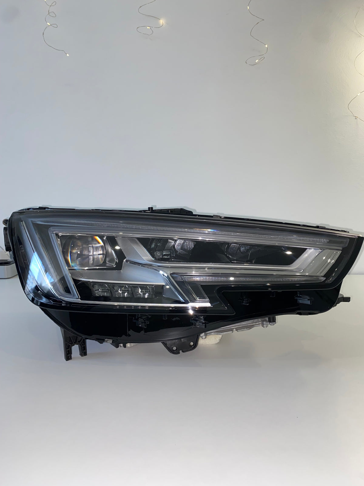 Фари Audi A4 B9 Full LED Дорестайлінг 2015–2019 | Комплект L+R