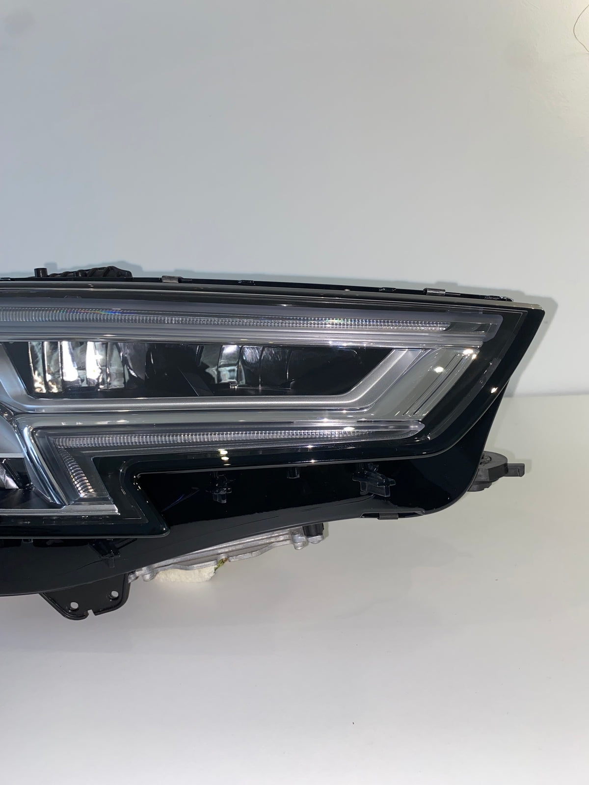Фари Audi A4 B9 Full LED Дорестайлінг 2015–2019 | Комплект L+R